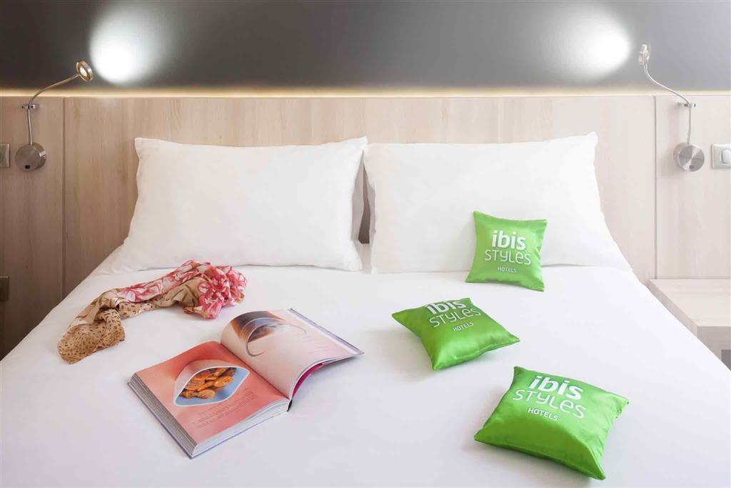 Hotel ibis Styles Reims Centre Exterior foto