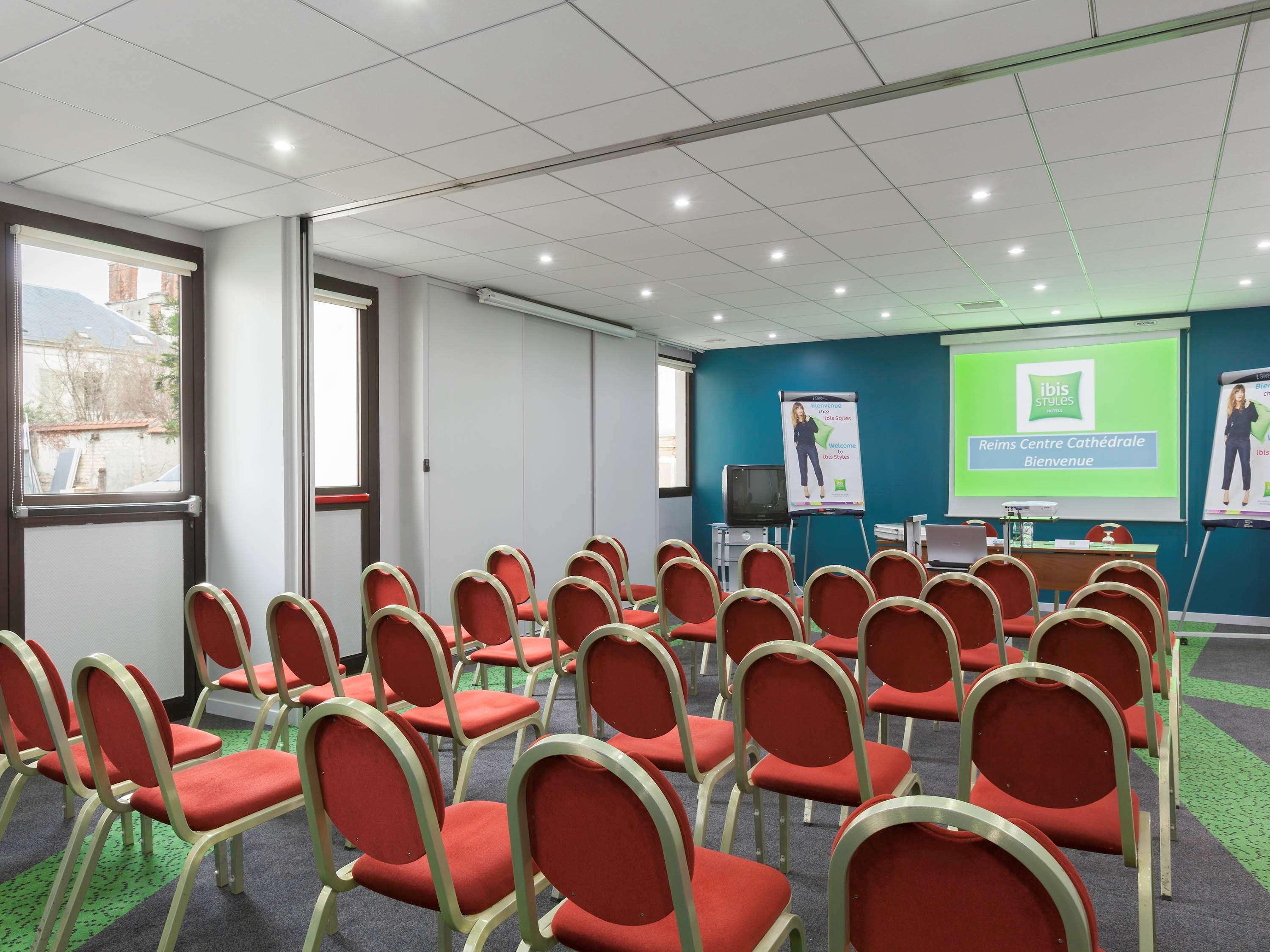 Hotel ibis Styles Reims Centre Exterior foto