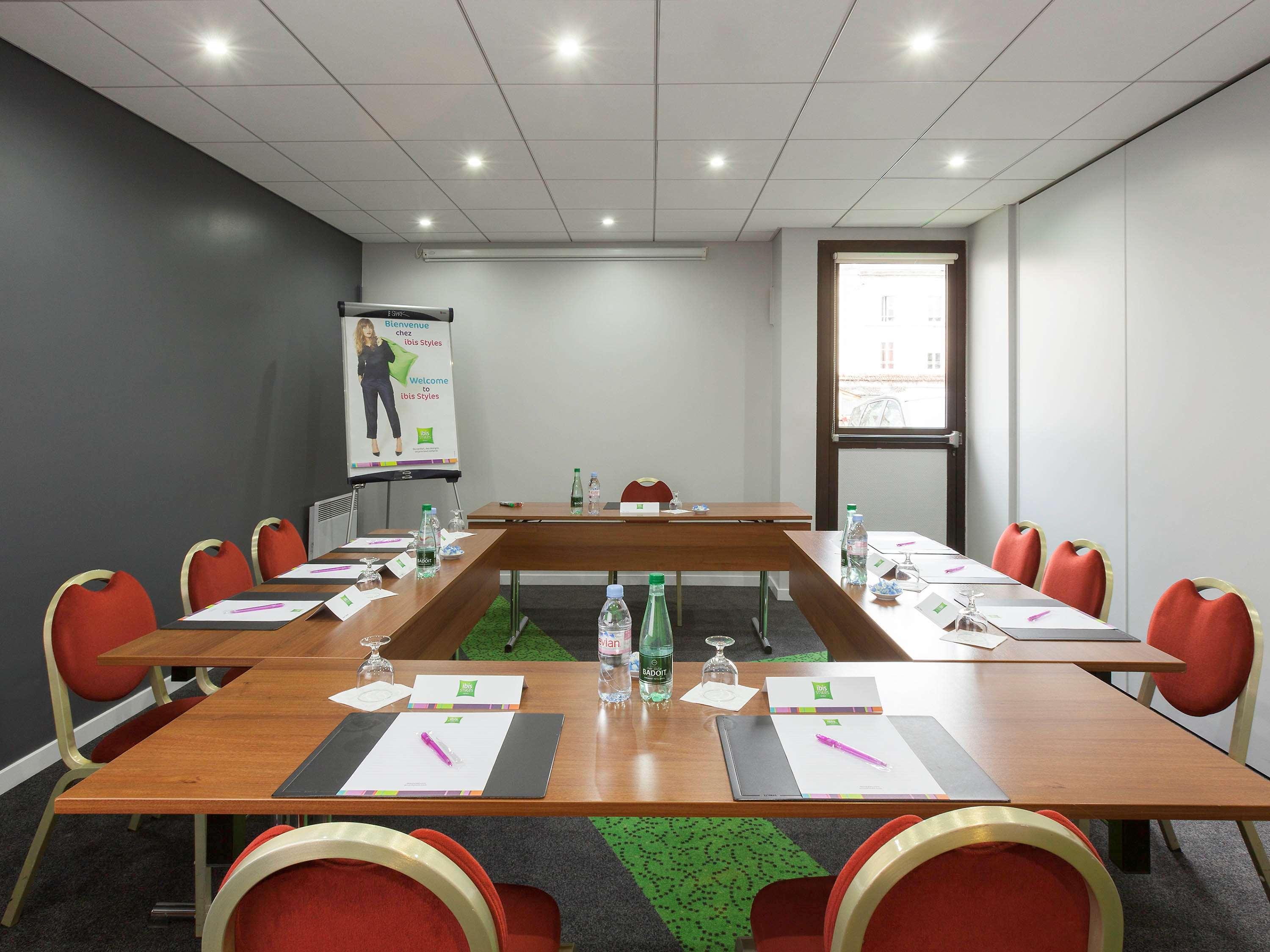 Hotel ibis Styles Reims Centre Exterior foto